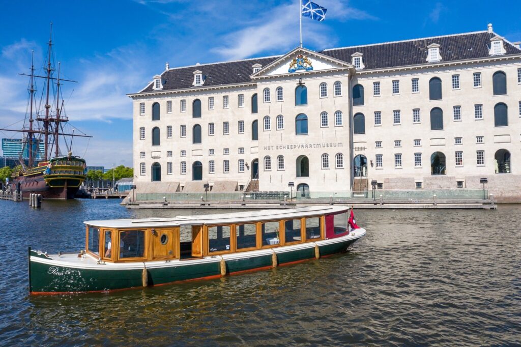 Salonboot Roos Oosterdok