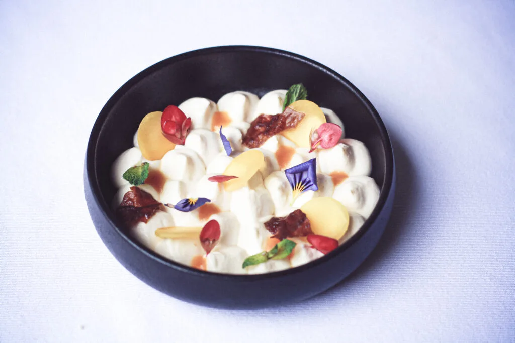 Yoghurt fruit bowl