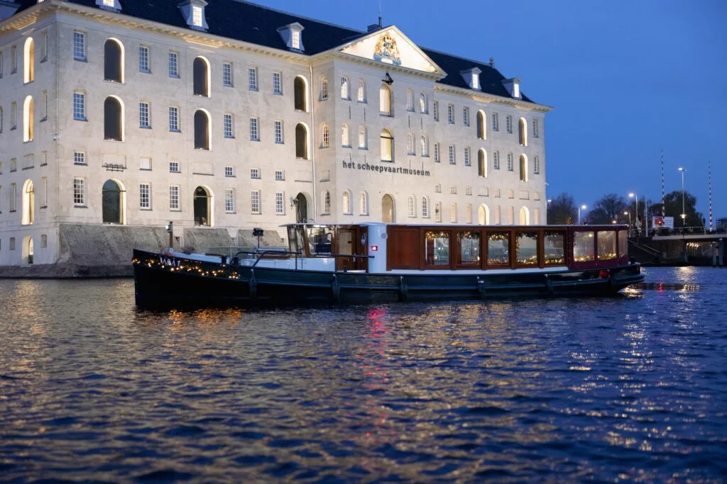 WM1 in fron of maritime Museum