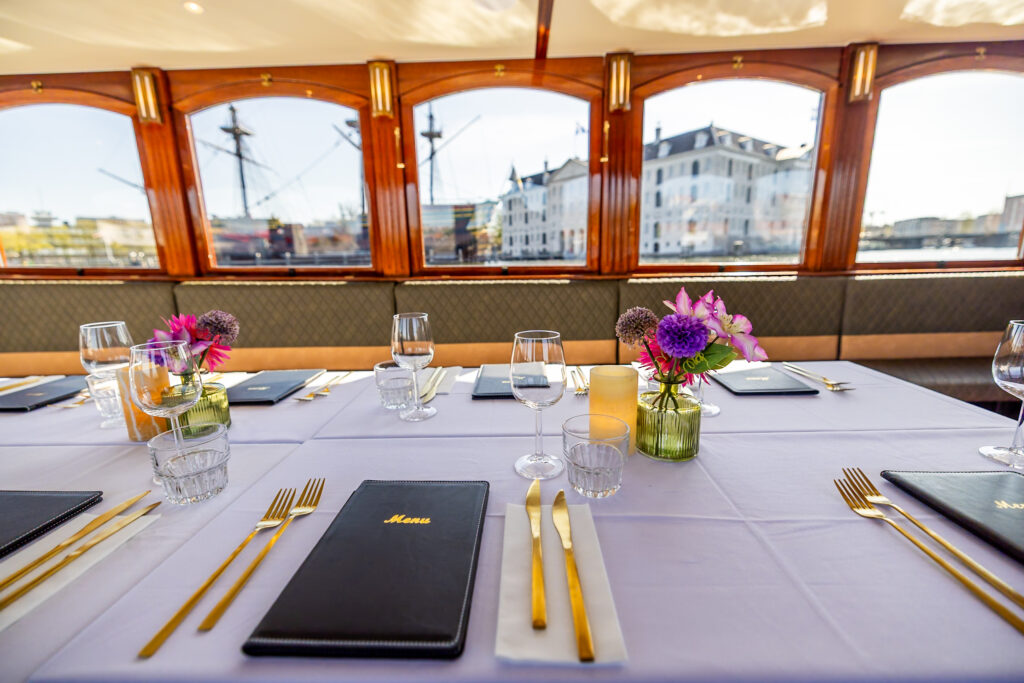 dinner cruise table menu