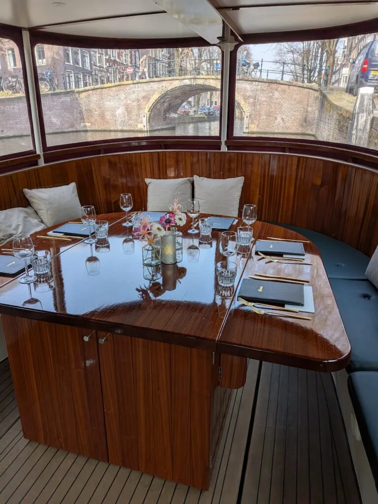 Private lunch setting saloonboat